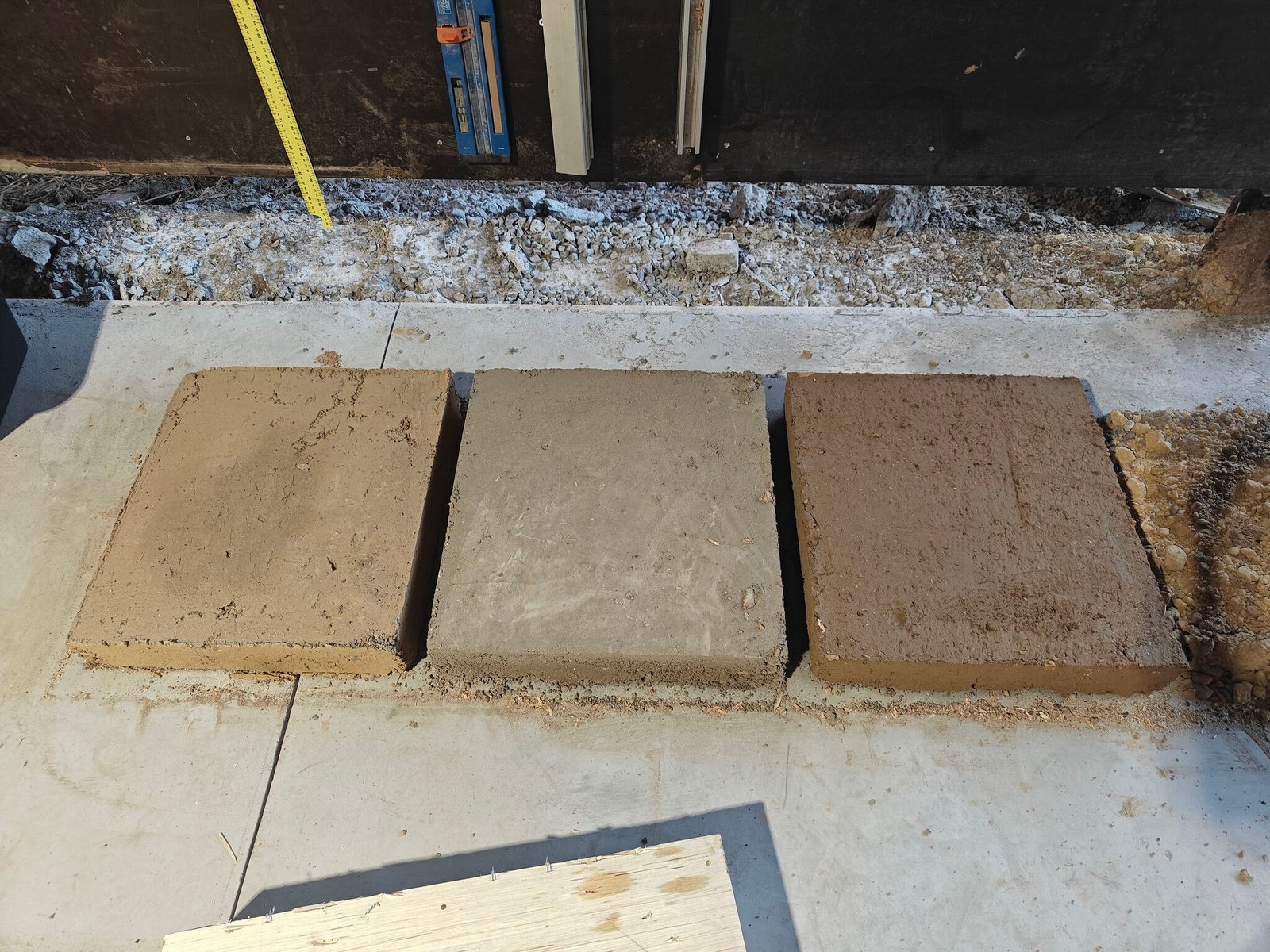 4 semaines pour une dalle en terre crue de 100m²
